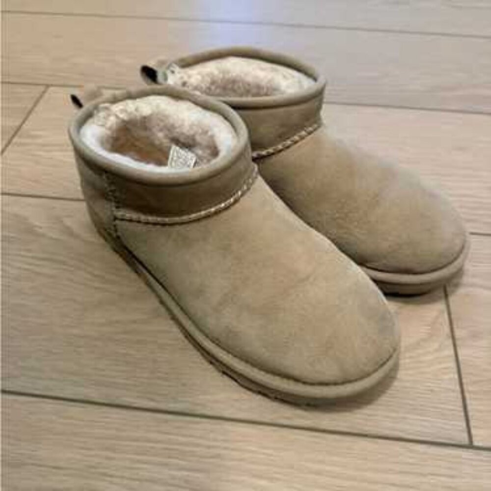 UGG X MADHAPPY ULTRA MINI PULL ON SIZE 6 BOOTIES - Picture 2 of 5